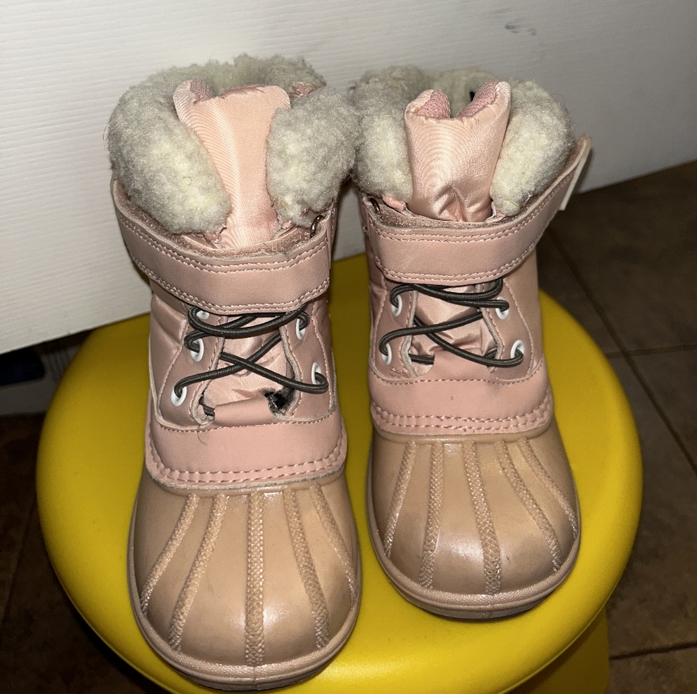 Pink Cat & Jack boots size 9c